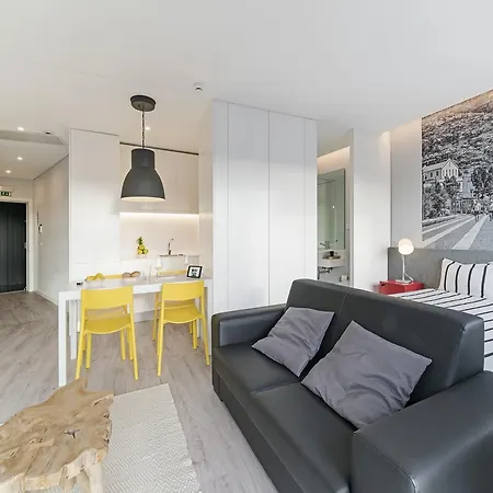 Faa 31 De Janeiro By An Island Funchal (Madeira)