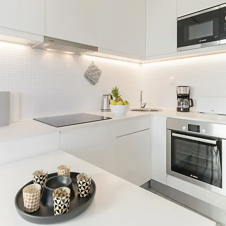 Faa 31 De Janeiro By An Island Funchal