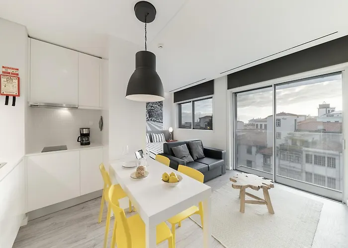 Faa 31 De Janeiro By An Island *