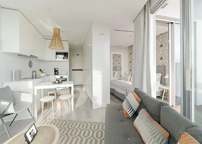 Faa 31 De Janeiro By An Island *