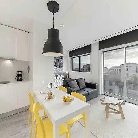 Faa 31 De Janeiro By An Island *