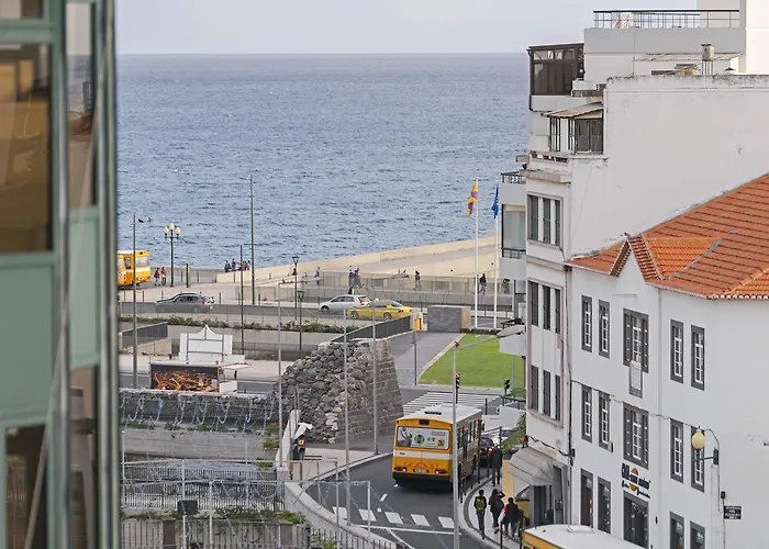 Faa 31 De Janeiro By An Island * Funchal (Madeira)